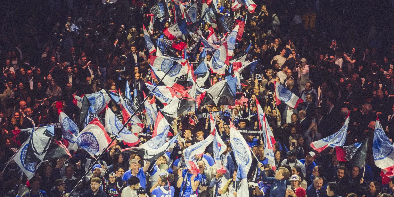 J-100 - Les supporters de l'équipe de France