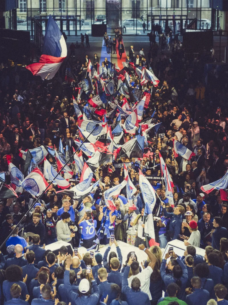 J-100 - Les supporters de l'équipe de France
